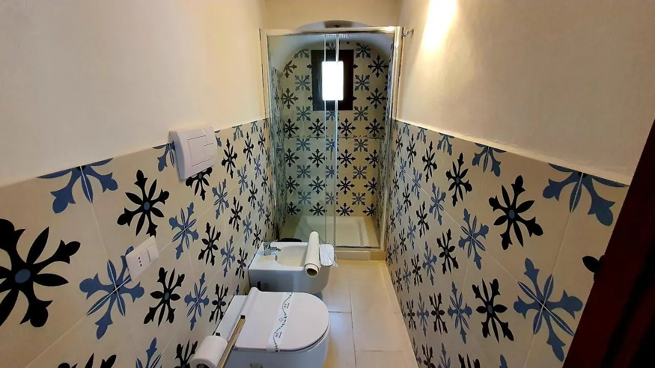 Radyshams Dammusi Le Palme & Bait Villa Siba Olaszország