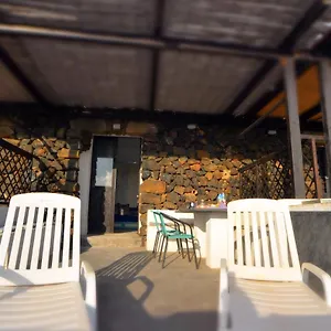 Dammusi Al Tramonto Lodge